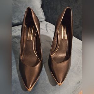 Rachel Zoe black pumps